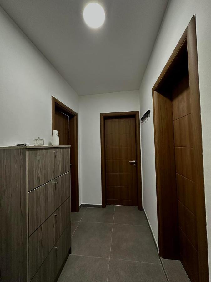 Chloee Apartment